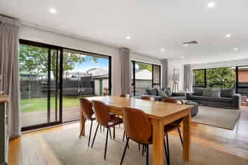 53 Woodbury Street, Russley