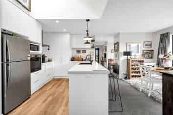 24 Shrimpton Ave, Woodend