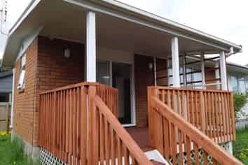 1A Kiwi Esplanade, Mangere Bridge