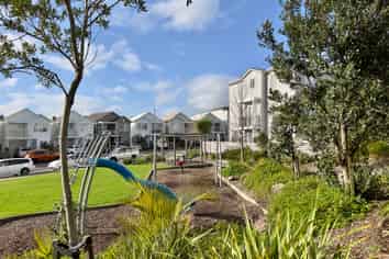 7 Manawatere Way, Flat Bush