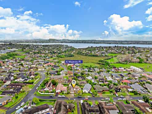 6  Majesty Place, Half Moon Bay