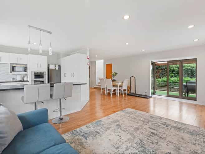 6  Majesty Place, Half Moon Bay