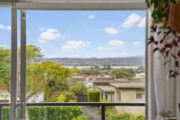 2/9 Strong Street, Saint Johns