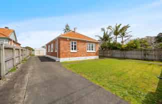 62 Parkinson Avenue, Mount Roskill