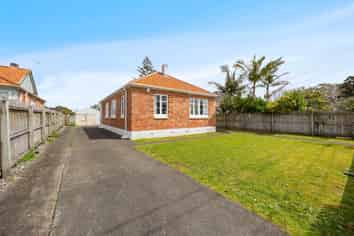 62 Parkinson Avenue, Mount Roskill