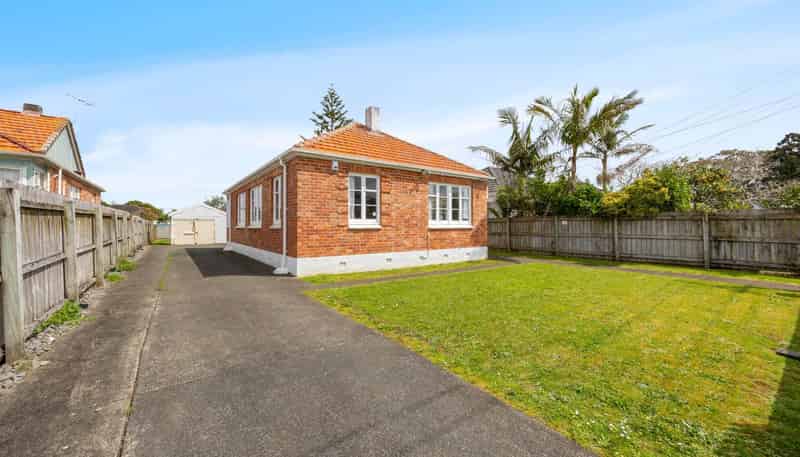 62 Parkinson Avenue, Mount Roskill