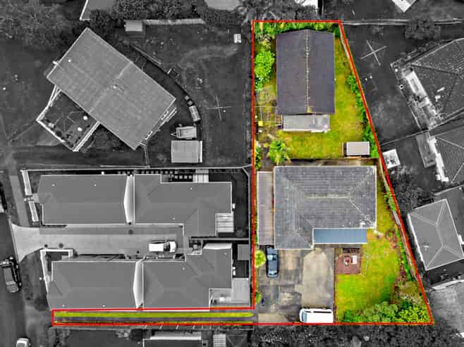 9 & 9A Malvina Place, Bucklands Beach