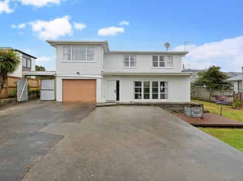9 & 9A Malvina Place, Bucklands Beach