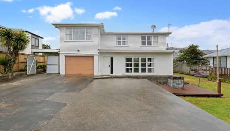 9 & 9A Malvina Place, Bucklands Beach