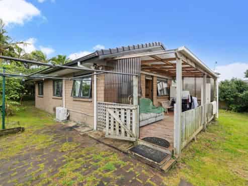 9 & 9A Malvina Place, Bucklands Beach