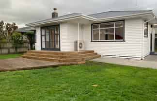 23 Warwick Crescent, Taradale