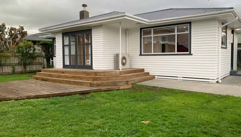 23 Warwick Crescent, Taradale
