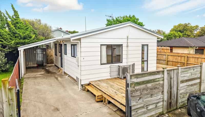 518B Tremaine Avenue, Takaro