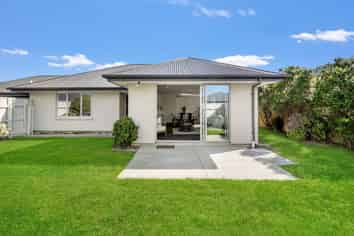 14 Saint Adela Place, Woolston
