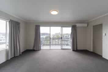 1/2 Ruakiwi Road, Hamilton Lake