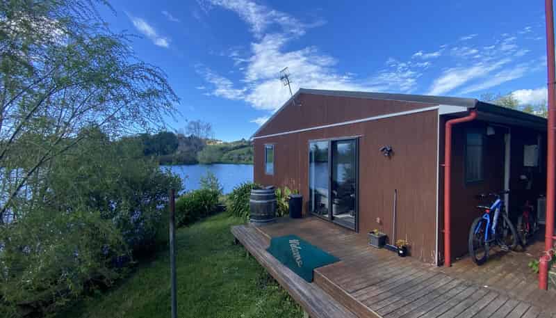 1/303 Aporo Road, Tasman