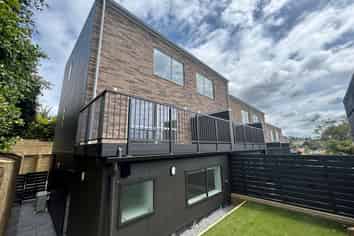 8/39 Archers Road, Hillcrest
