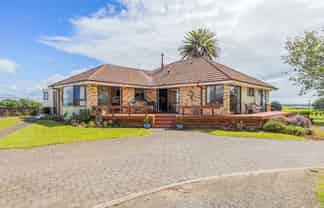 12 Cox Road, Rotoorangi