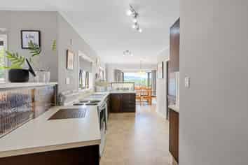 12 Cox Road, Rotoorangi