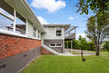 20 Cliff View Drive, Green Bay