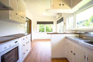 4 Arapiki Road, Stoke