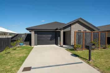 11 Eastbank Drive, Katikati
