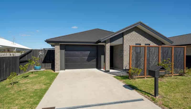 11 Eastbank Drive, Katikati