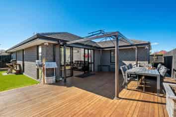 11 Eastbank Drive, Katikati