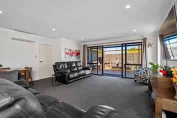 11 Eastbank Drive, Katikati