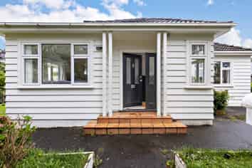 122 Donald Street, Karori
