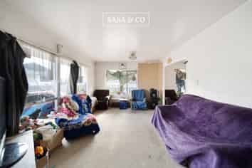 4 Stoll Place, Clendon Park