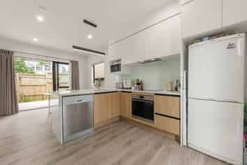 22B Batkin Road, New Windsor