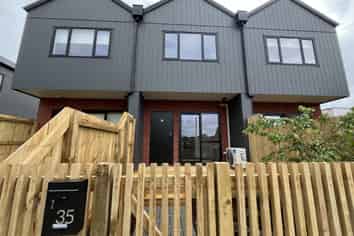 2/35 Crawford Avenue , Mangere Bridge
