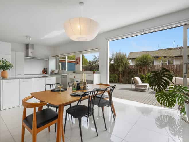 16 Colemans Road, Springlands