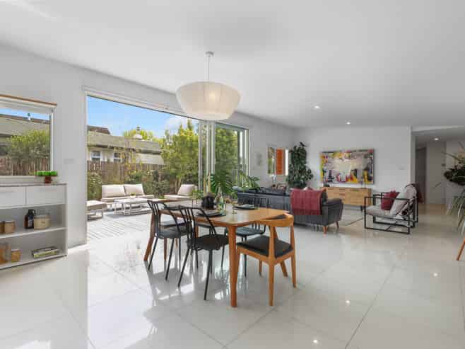 16 Colemans Road, Springlands