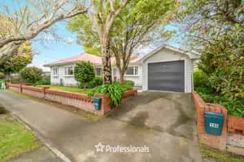 135 Kings Crescent, Central Hutt