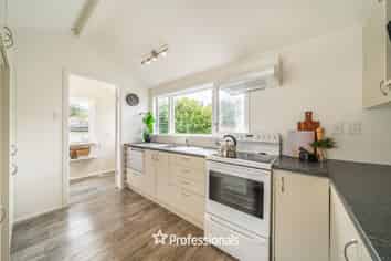 135 Kings Crescent, Central Hutt