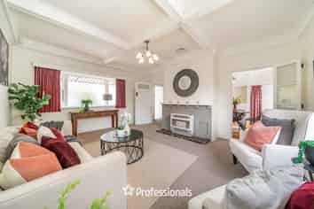 135 Kings Crescent, Central Hutt