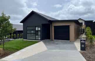 6 Whero Way, Orewa