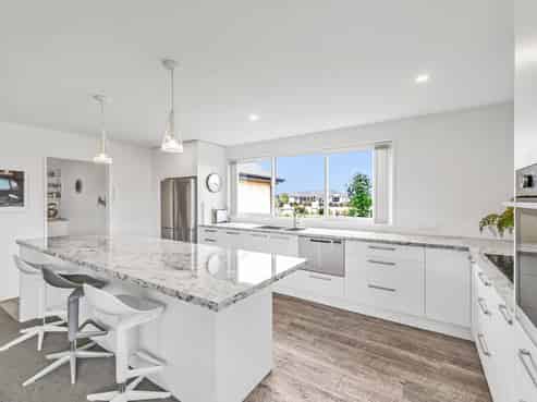 56 Verdeco Boulevard, Lincoln