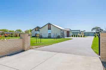 56 Verdeco Boulevard, LINCOLN