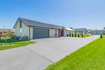 56 Verdeco Boulevard, LINCOLN