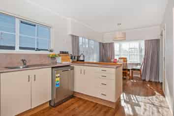 48 Carr Street, KAMO