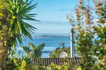 68B Seaview Road, Castor Bay