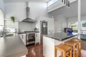 68B Seaview Road, Castor Bay