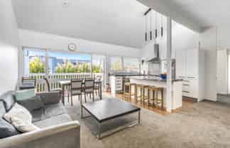 68B Seaview Road, Castor Bay