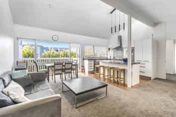 68B Seaview Road, Castor Bay