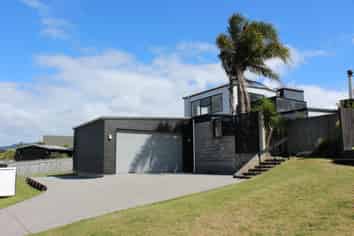 137 The Fairway, Matarangi