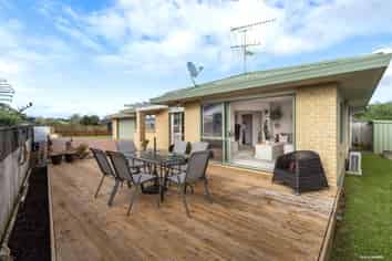4 Meadowbrook Place, Buckland