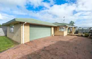 4 Meadowbrook Place, Buckland